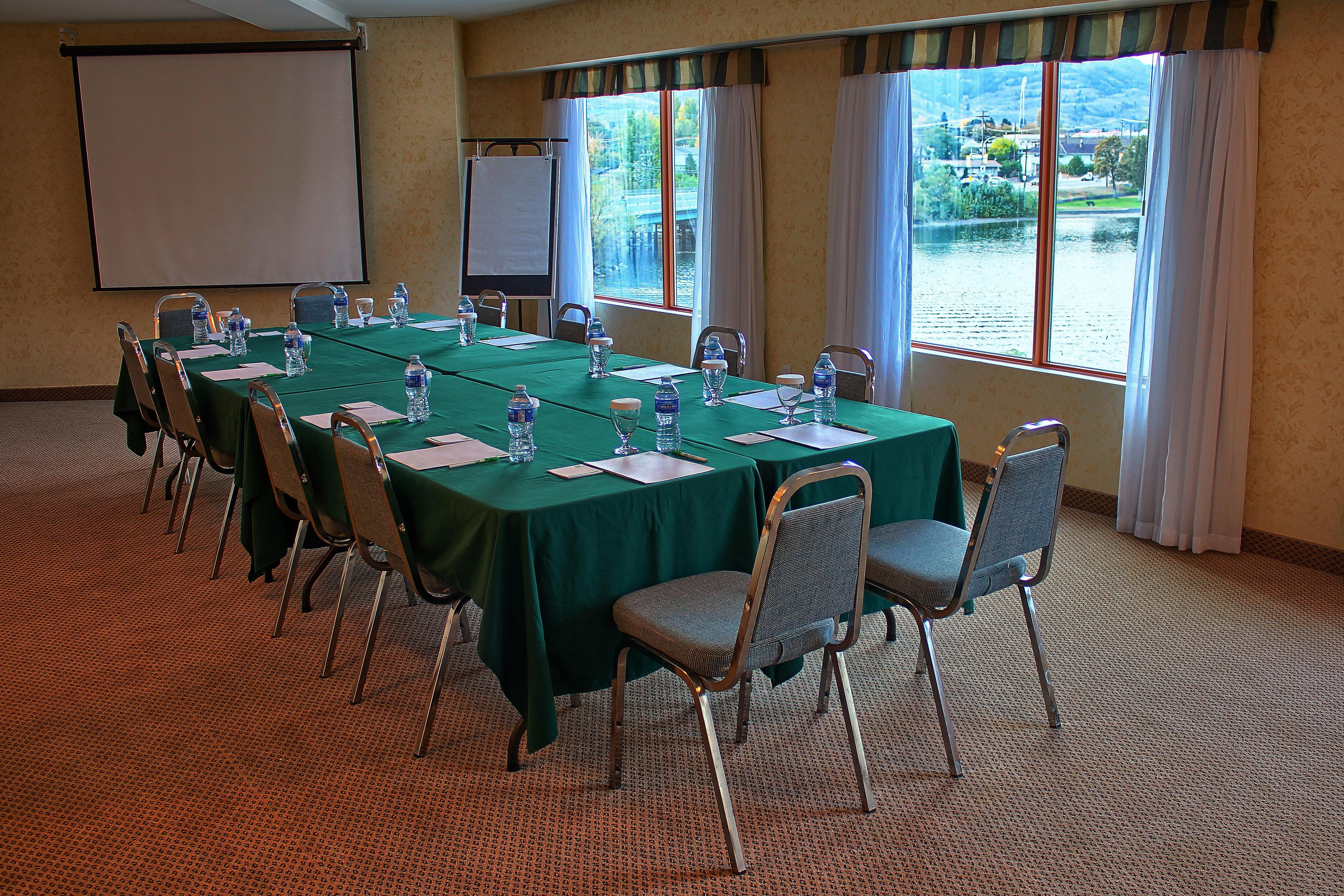 Holiday Inn Hotel & Suites Osoyoos By Ihg Bagian luar foto