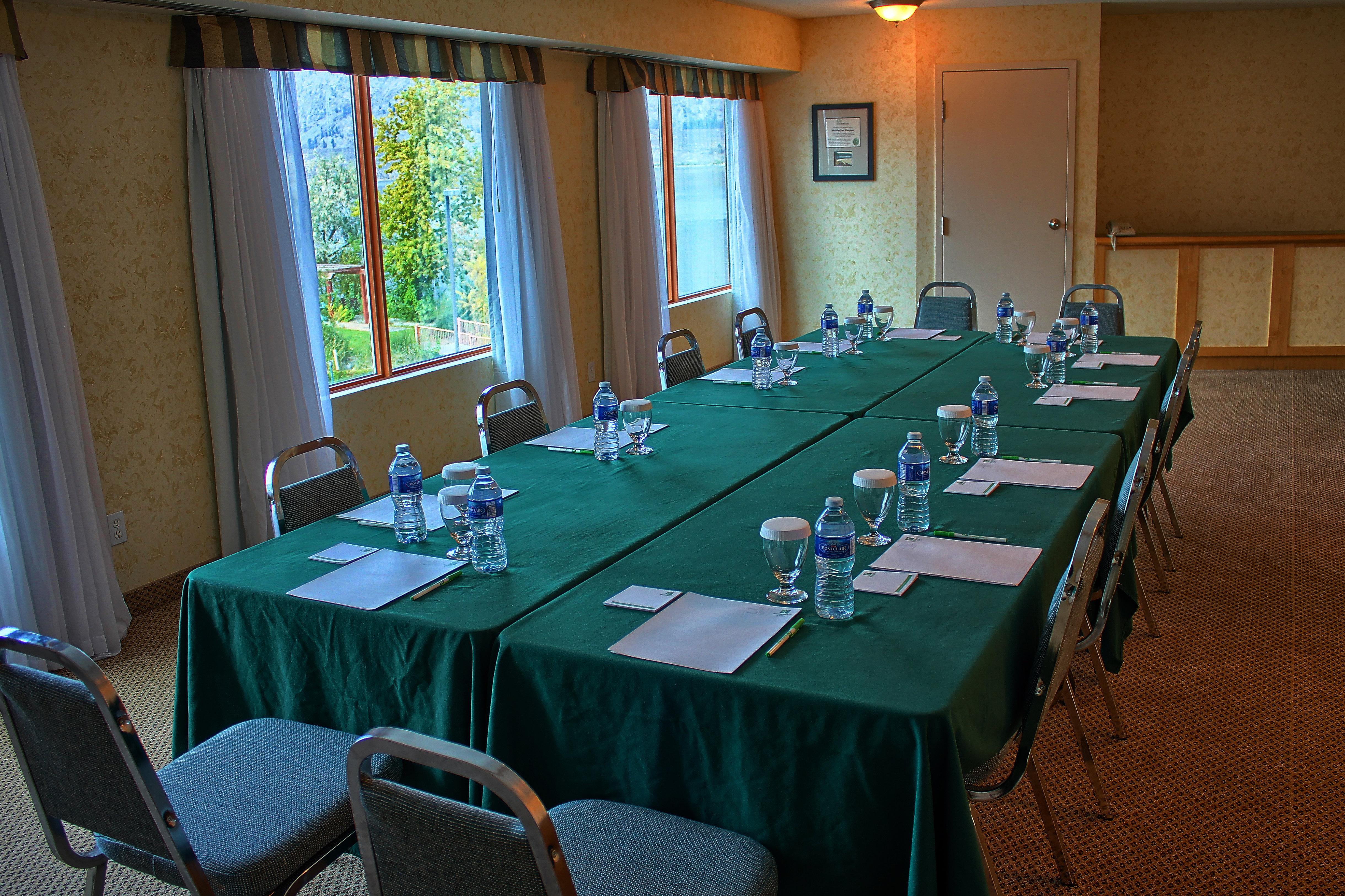 Holiday Inn Hotel & Suites Osoyoos By Ihg Bagian luar foto