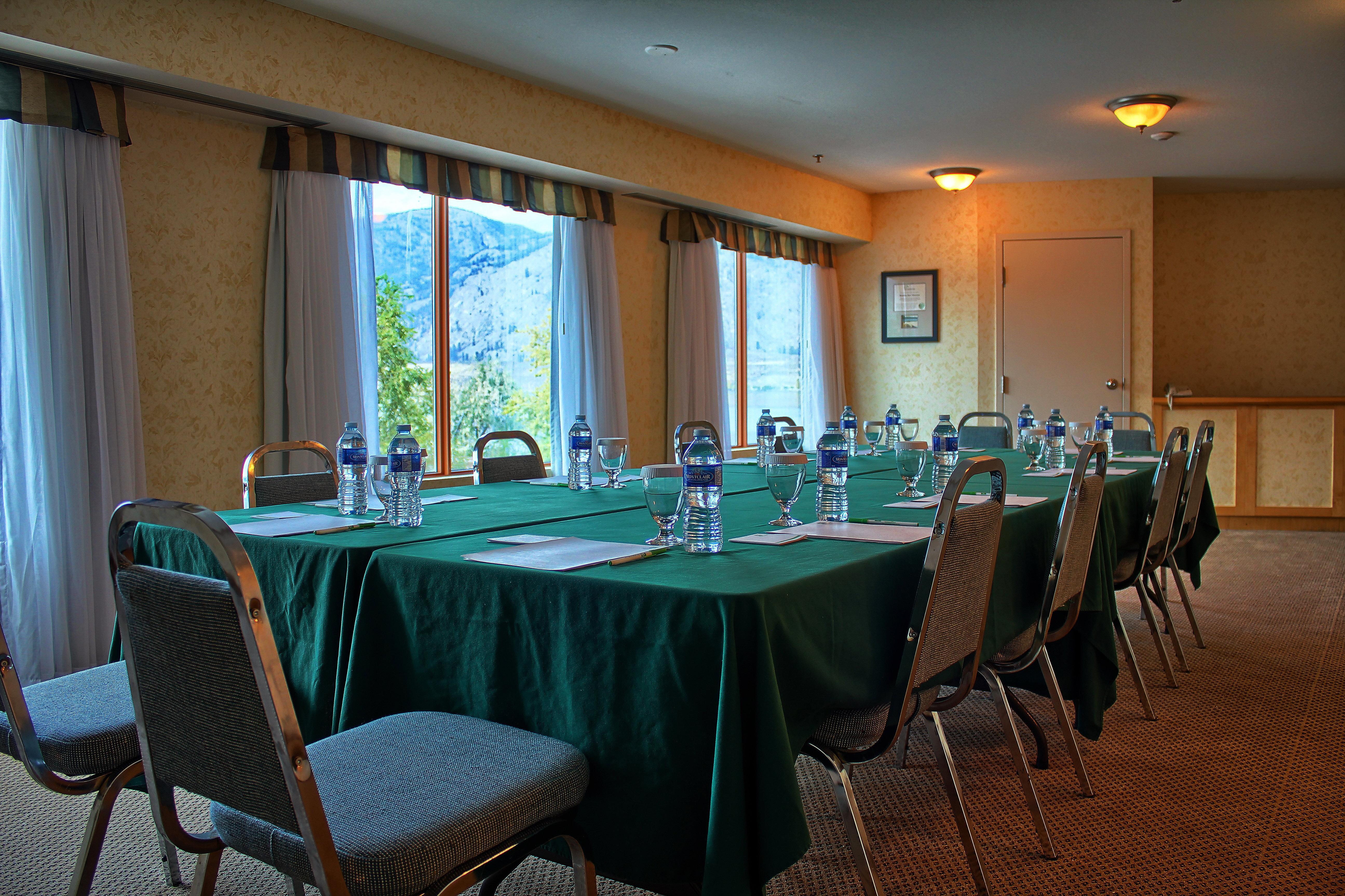 Holiday Inn Hotel & Suites Osoyoos By Ihg Bagian luar foto