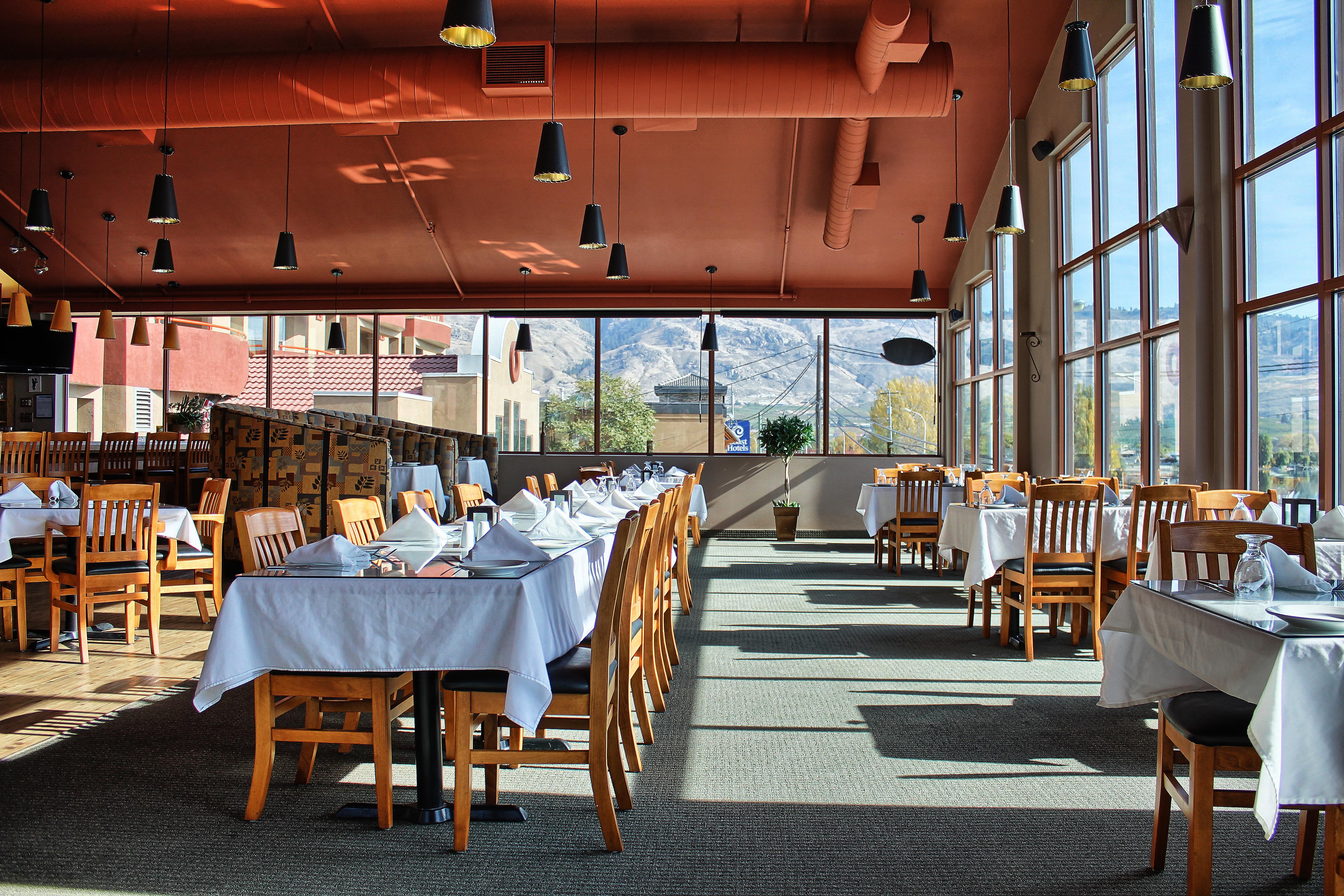 Holiday Inn Hotel & Suites Osoyoos By Ihg Bagian luar foto