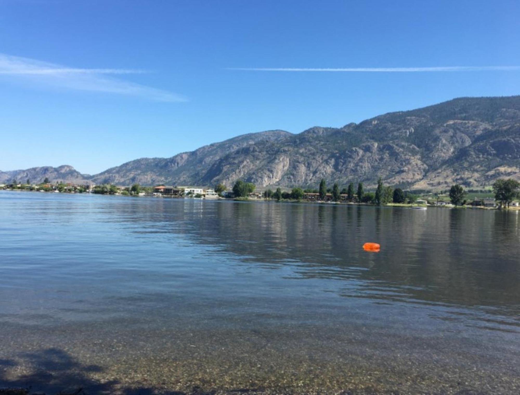 Holiday Inn Hotel & Suites Osoyoos By Ihg Bagian luar foto