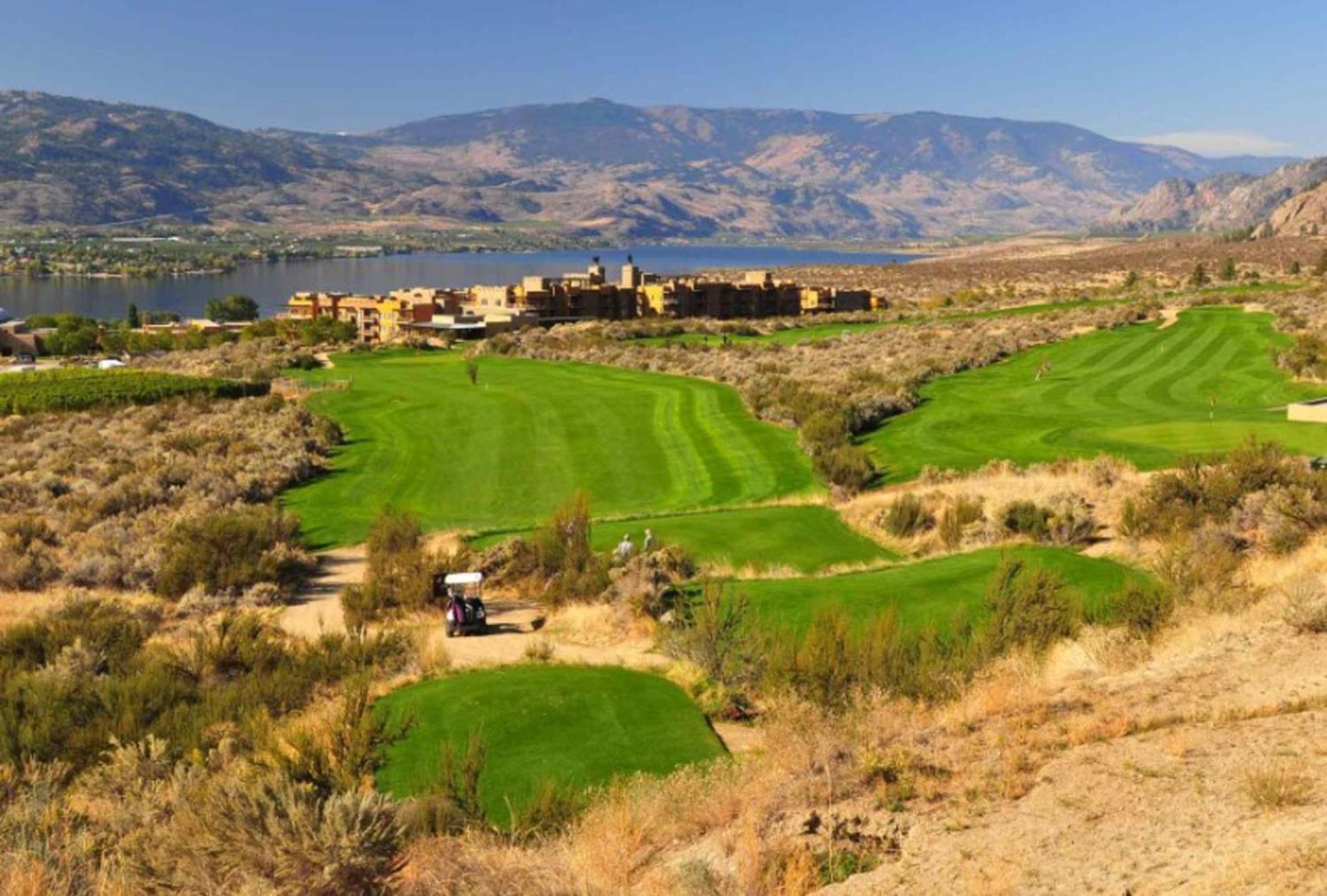 Holiday Inn Hotel & Suites Osoyoos By Ihg Bagian luar foto